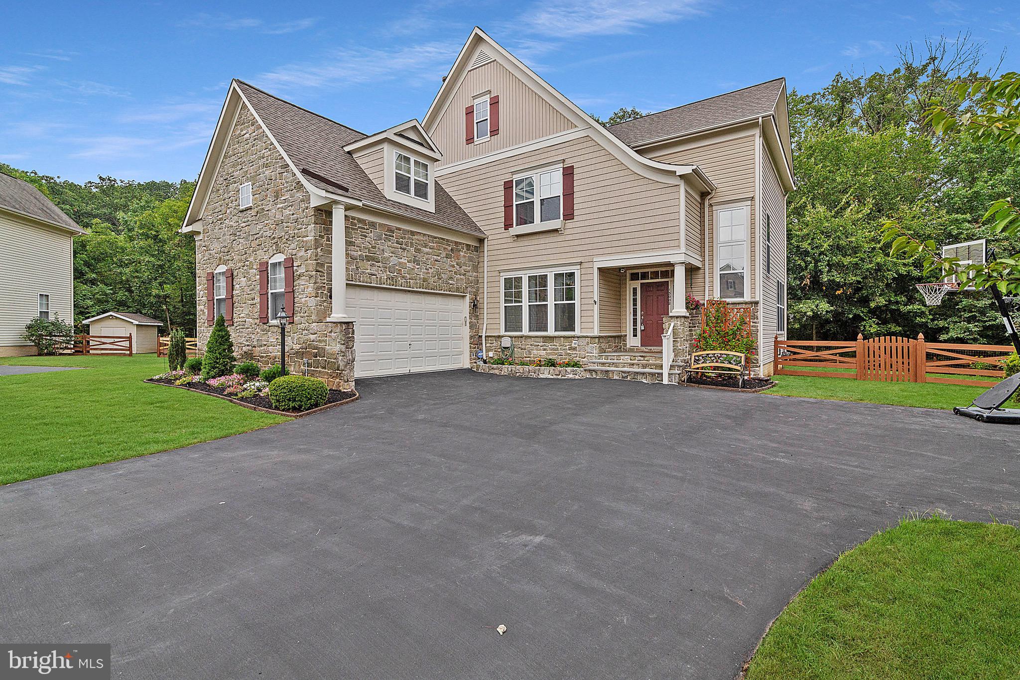 VICTORY LAKES - Residential