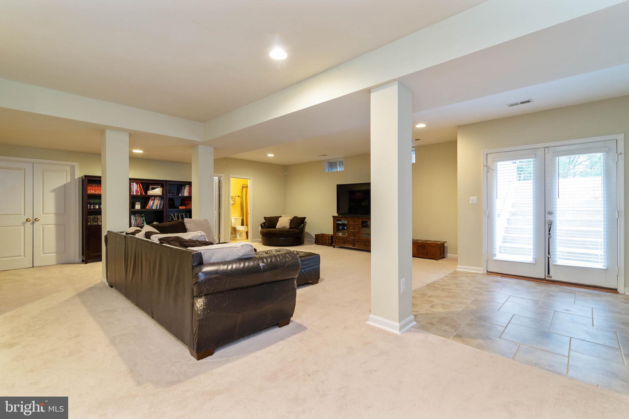 VICTORY LAKES - Residential