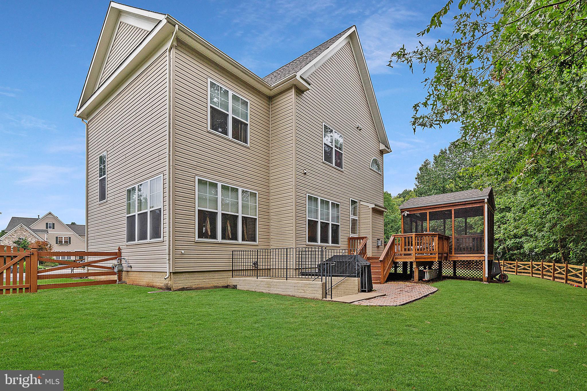 VICTORY LAKES - Residential