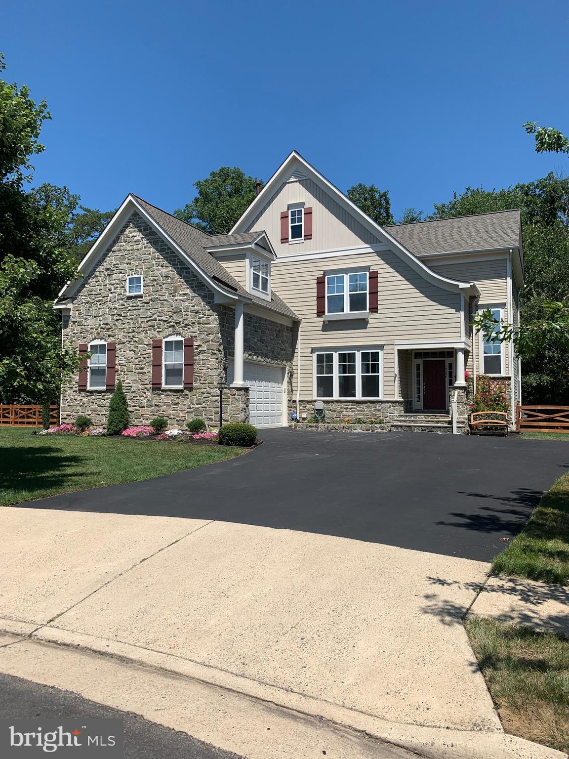 VICTORY LAKES - Residential