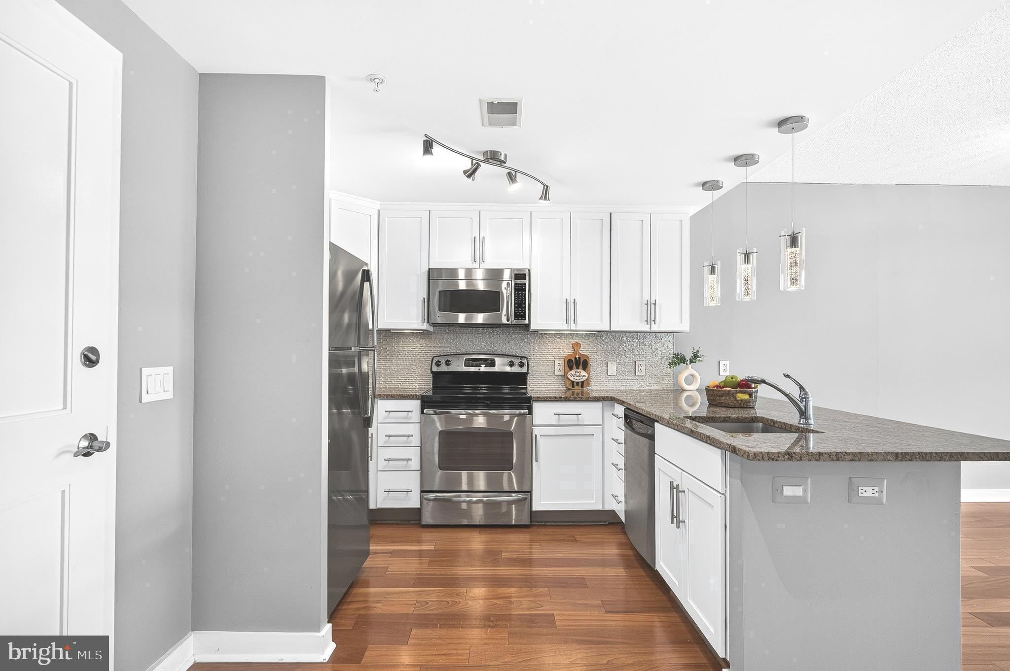 888 N QUINCY STREET 804