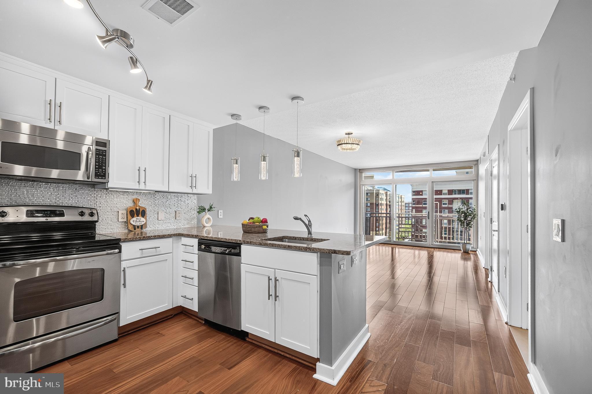 888 N QUINCY STREET 804