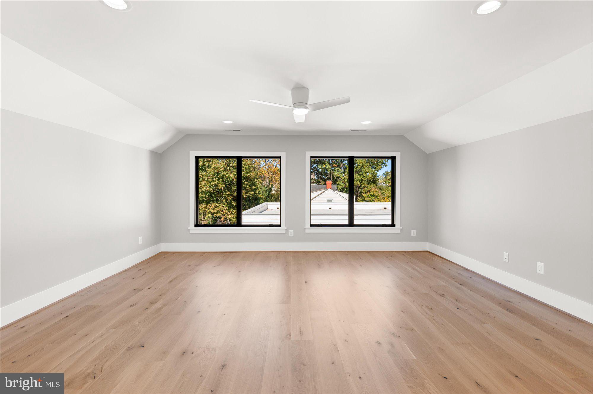 LYON PARK - Residential