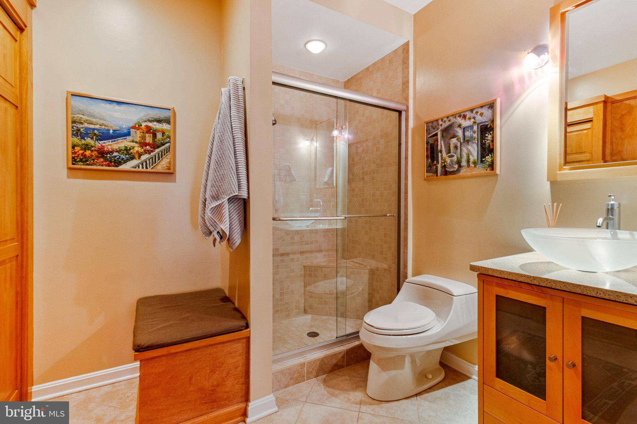 ADAMS COURT - Residential