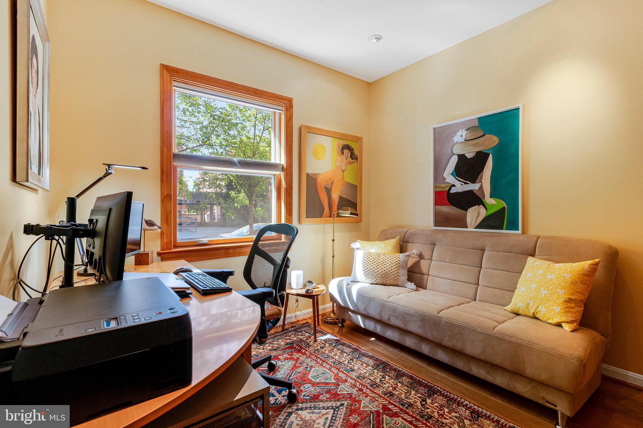 ADAMS COURT - Residential