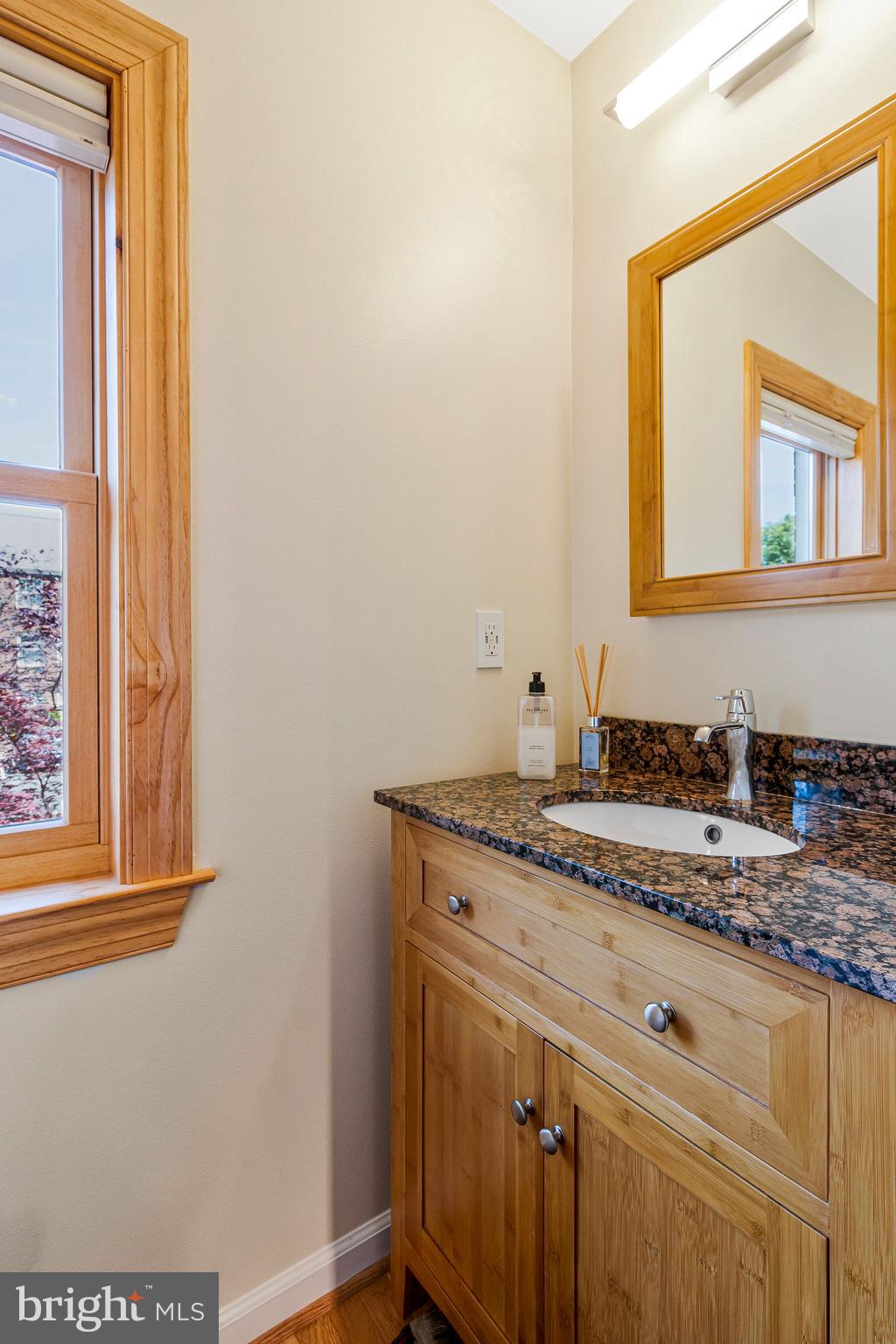 ADAMS COURT - Residential