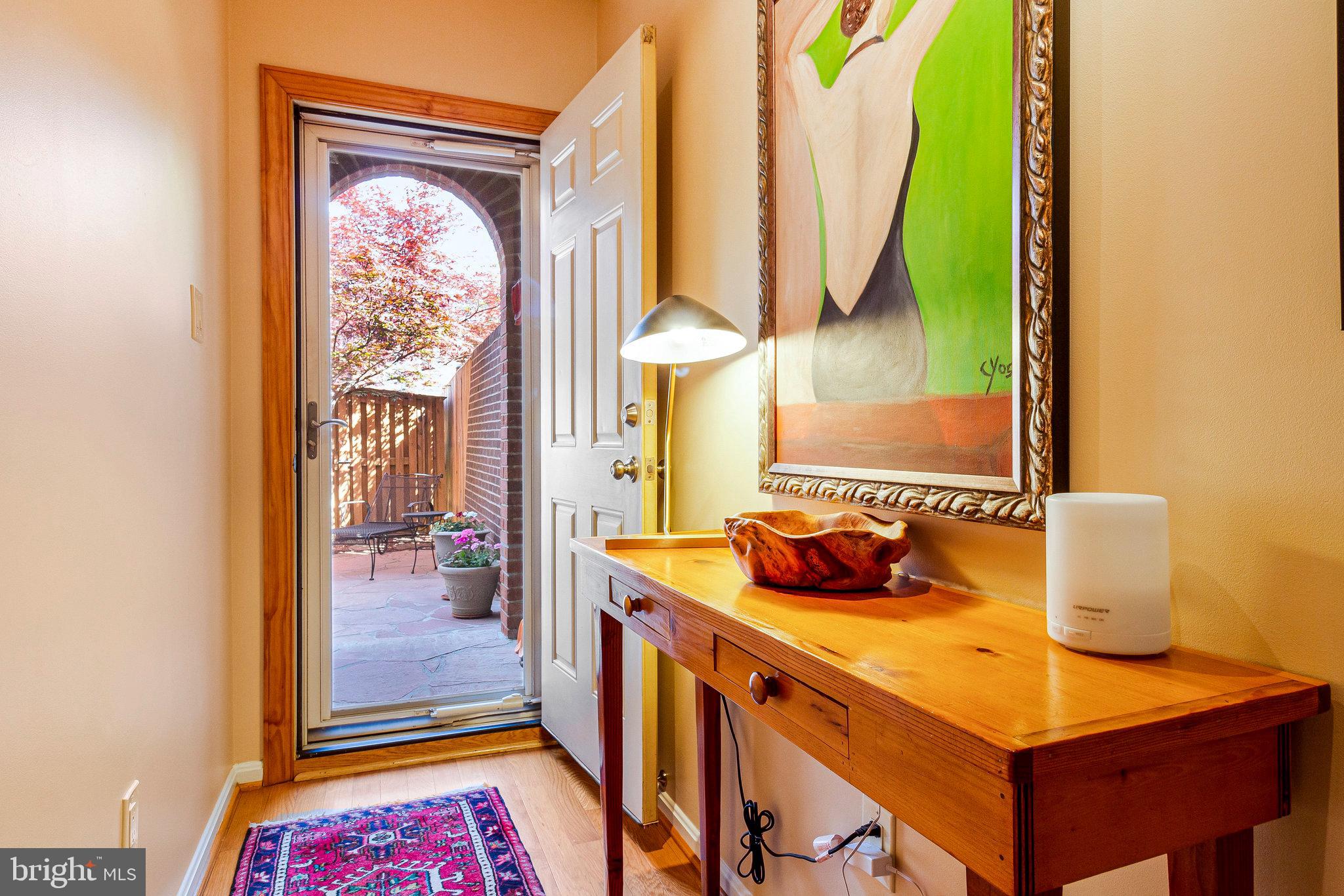 ADAMS COURT - Residential