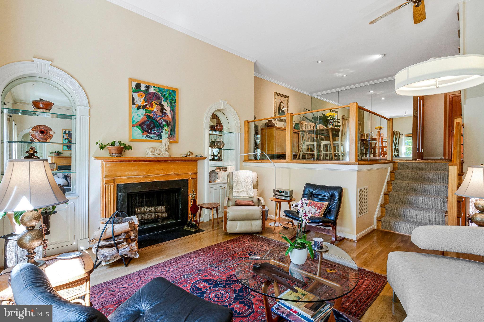 ADAMS COURT - Residential