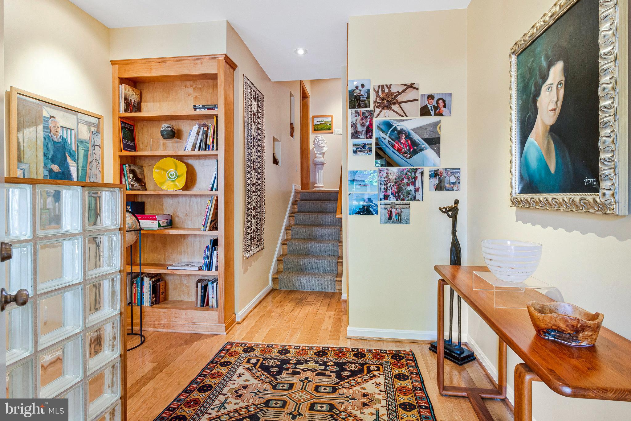 ADAMS COURT - Residential