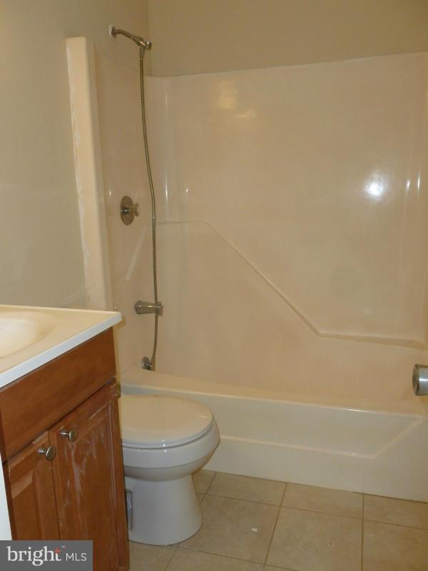 THE WESTERLIES - Residential Lease