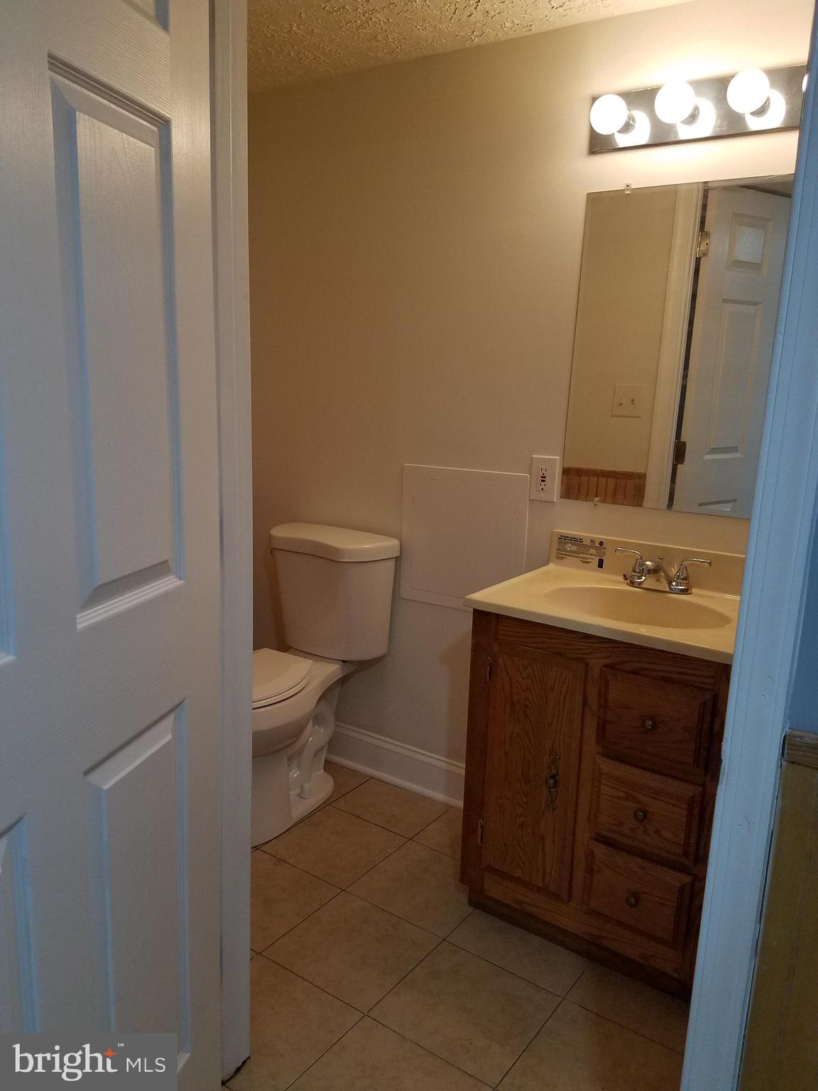 STRATHMORE AT BEL PRE - Residential Lease