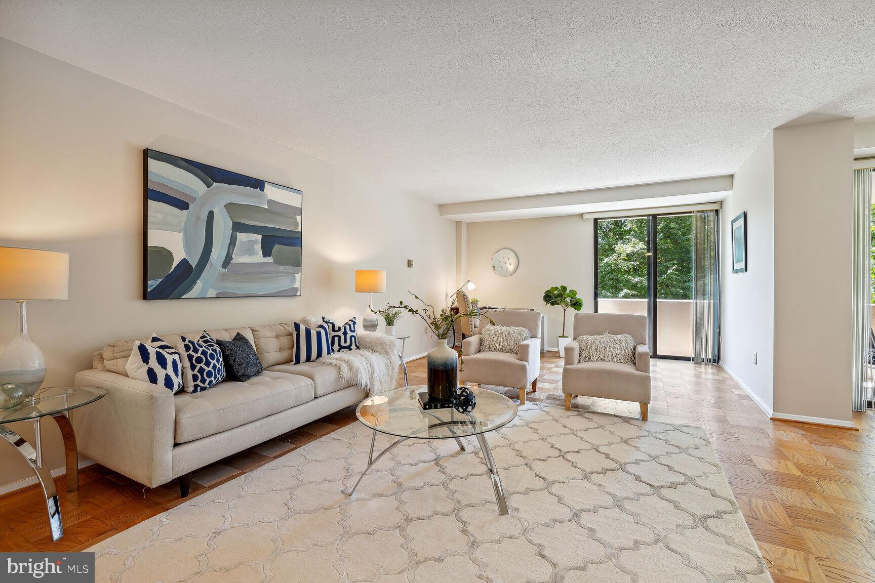 HYDE PARK - Residential