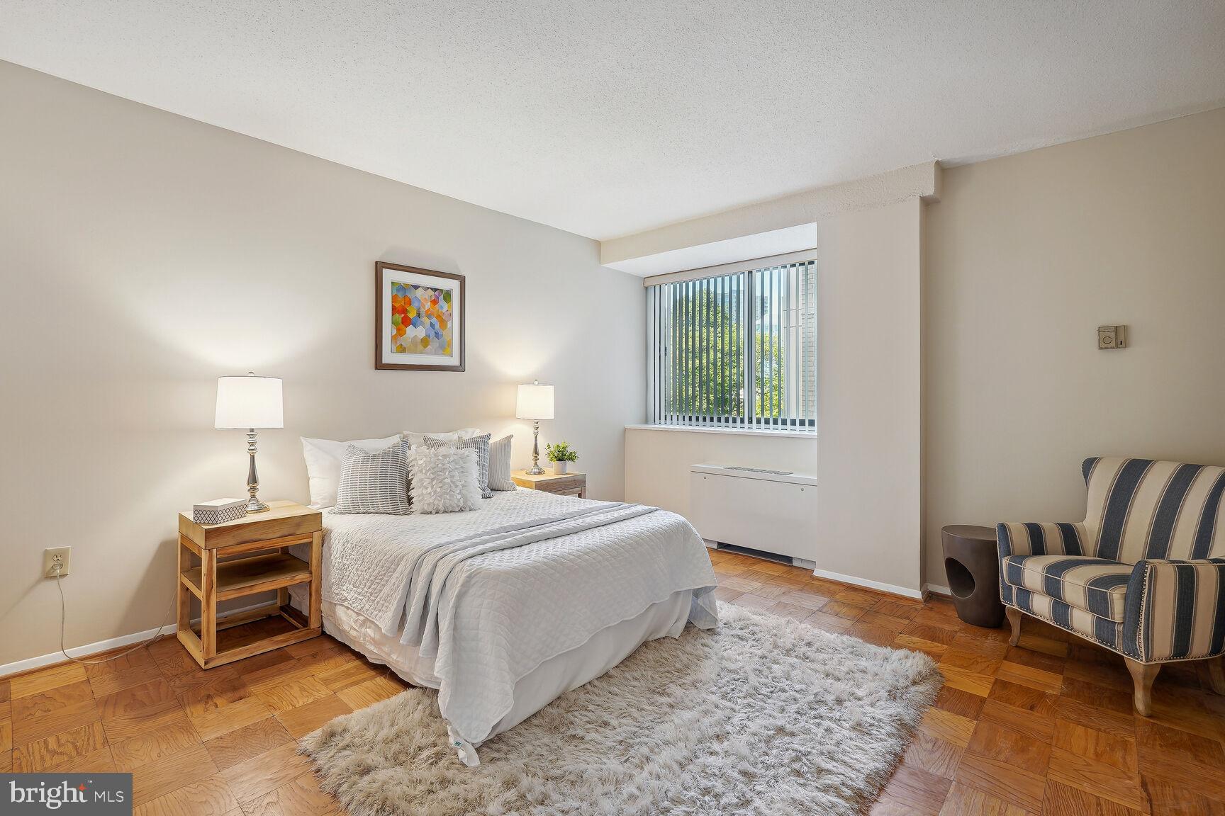 HYDE PARK - Residential