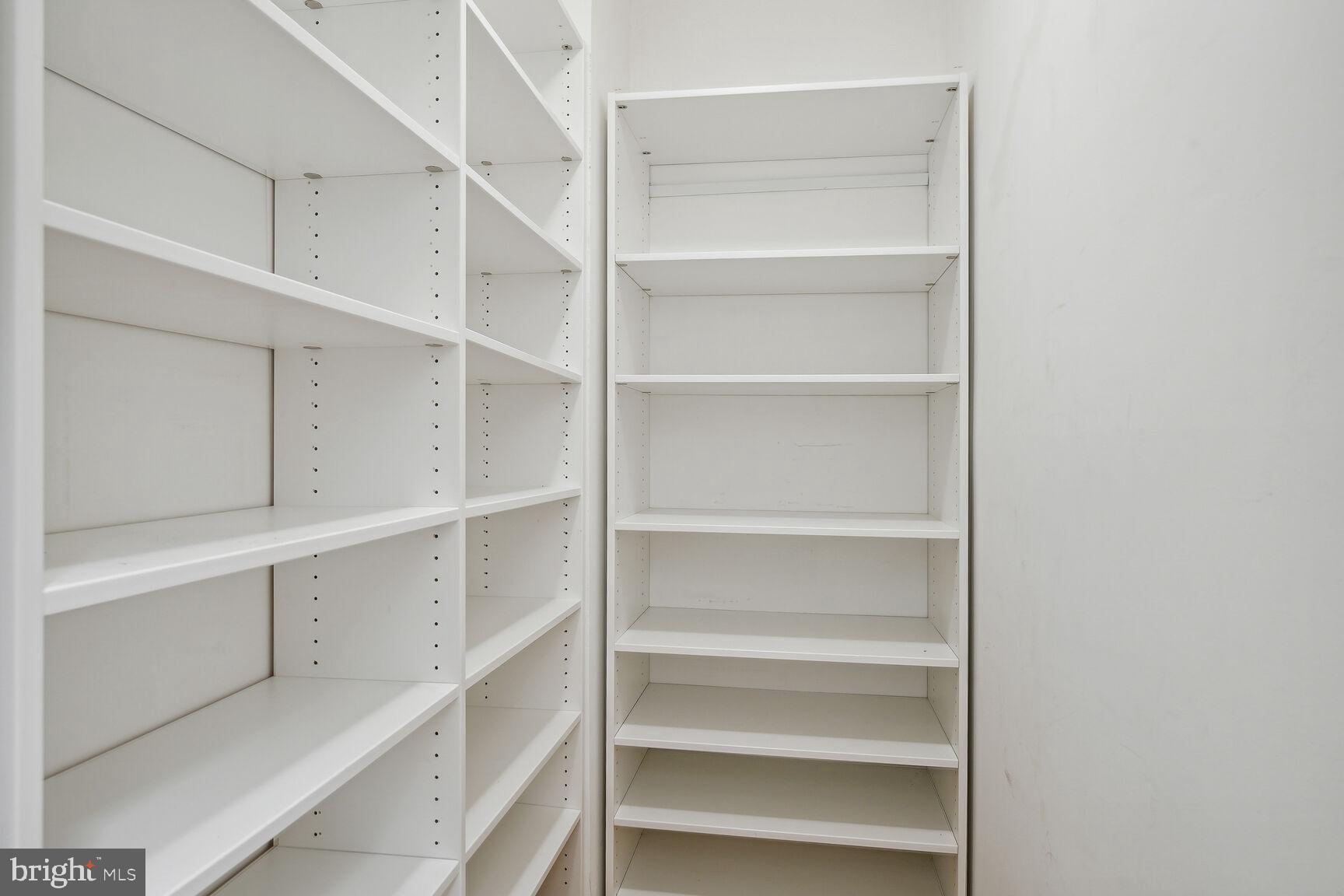 HYDE PARK - Residential