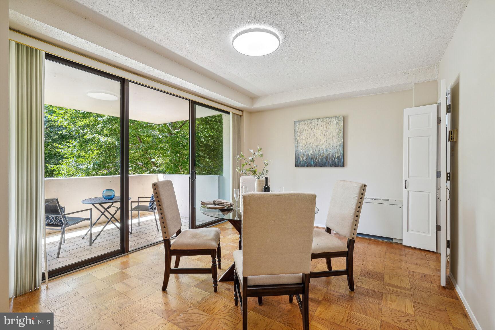 HYDE PARK - Residential