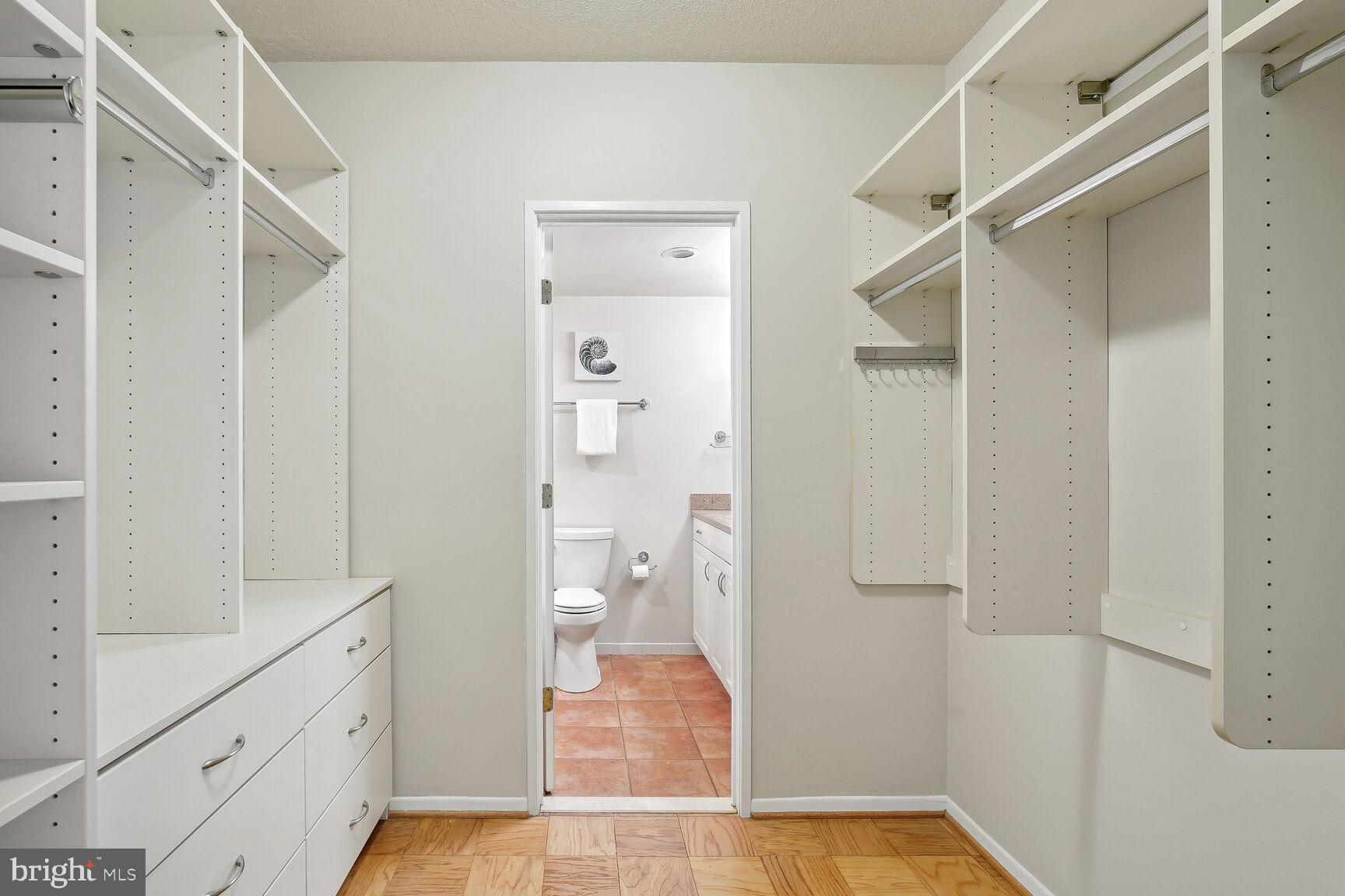 HYDE PARK - Residential