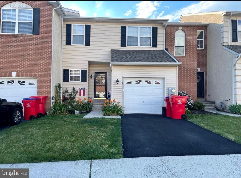 Photo of 101 Green View Drive, POTTSTOWN, PA 19464 (MLS # PAMC2166630)