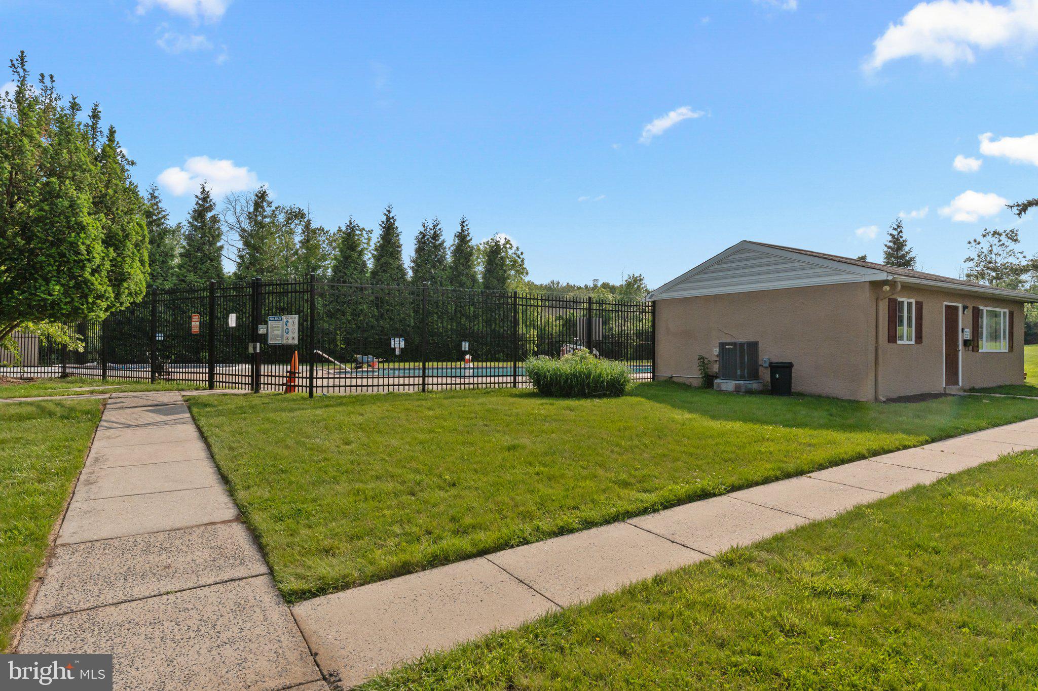 WHITPAIN HILLS - Residential