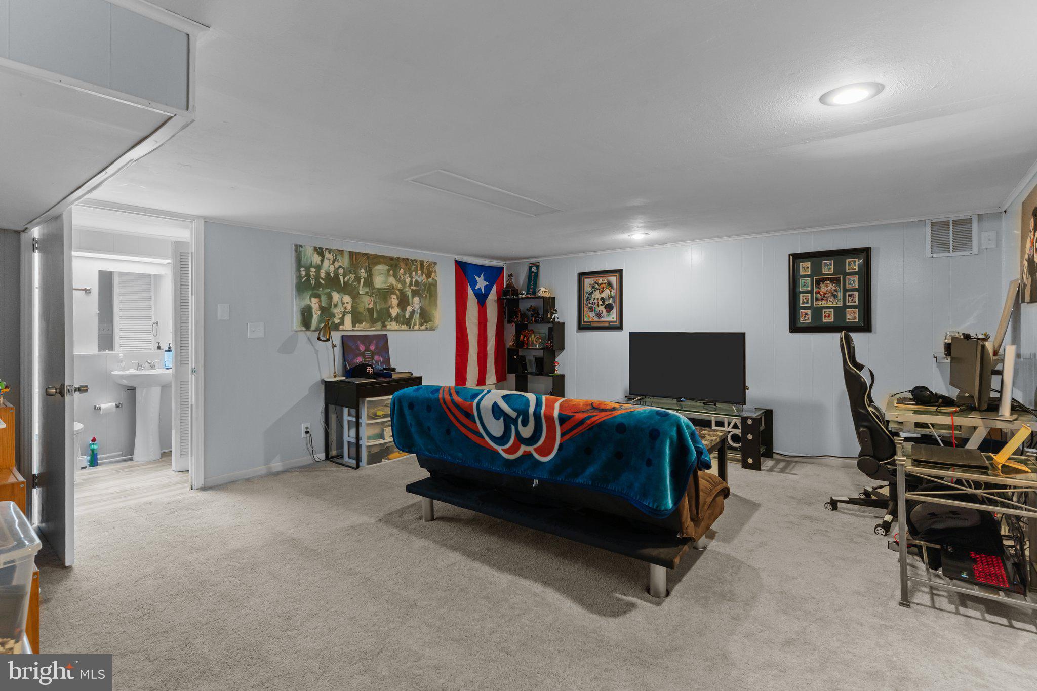 WHITPAIN HILLS - Residential