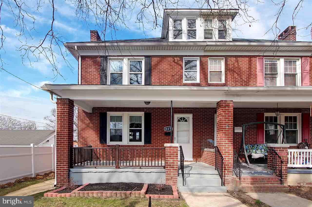 All brick 3BR colonial in ?Elmwood? w/ remodeled kitchen including tile back-splash, granite counters, and stainless steel appliances. Wood floors, all new windows, fireplace, fenced yard, professionally painted interior, and remodeled bathroom. Great home in an amazing school district and wonderfully updated. Call today!