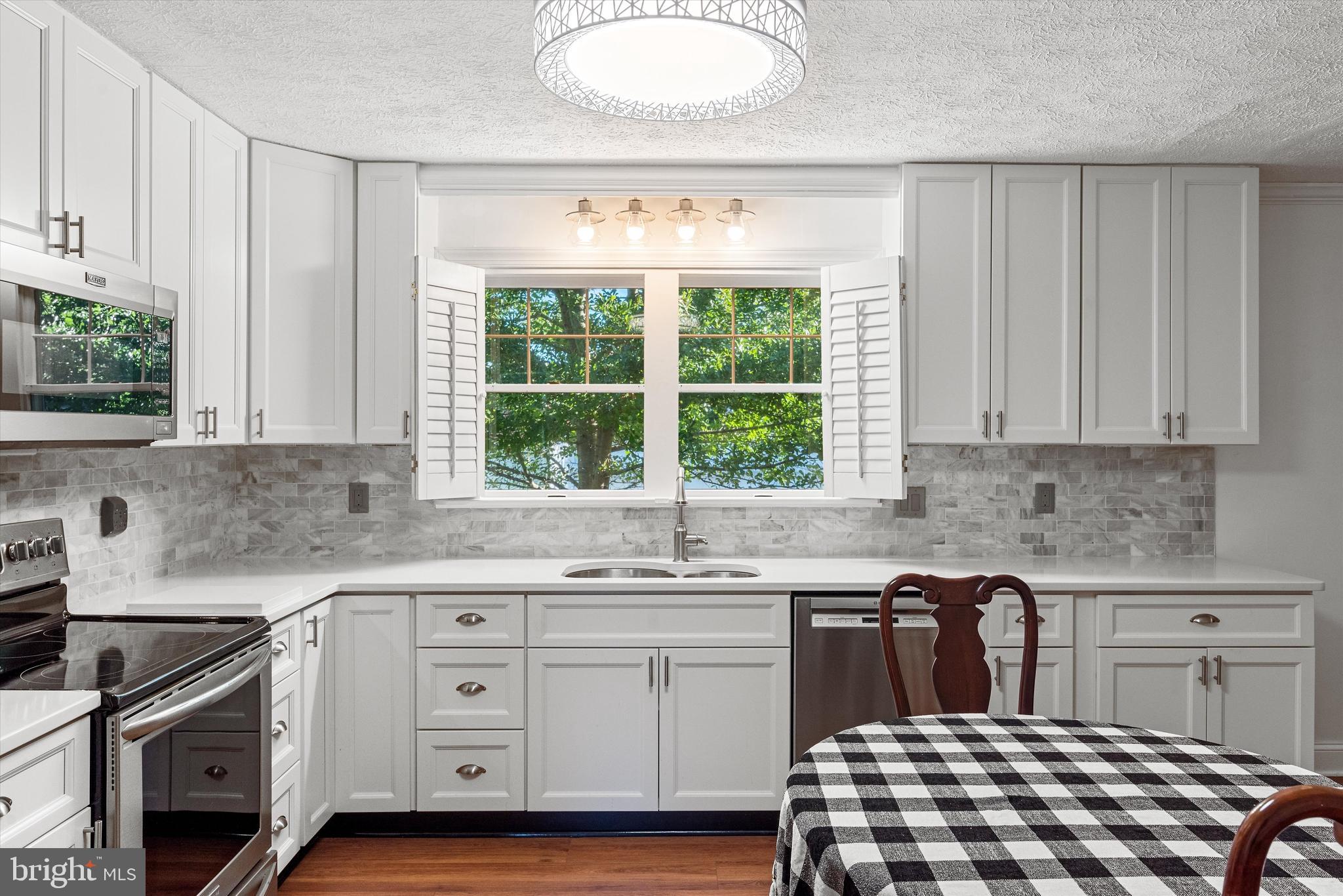 WAKELAND MANOR - Residential