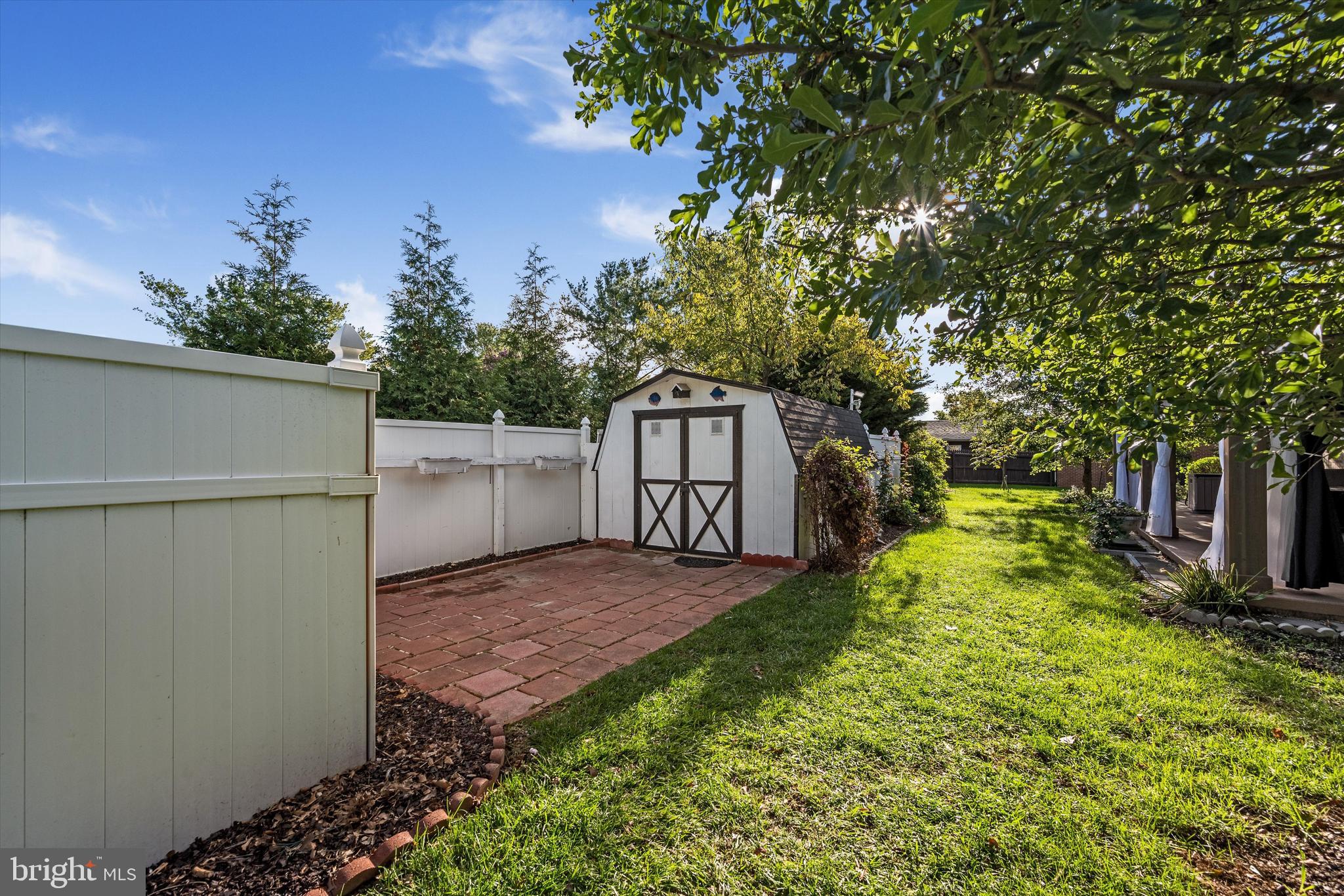 WAKELAND MANOR - Residential