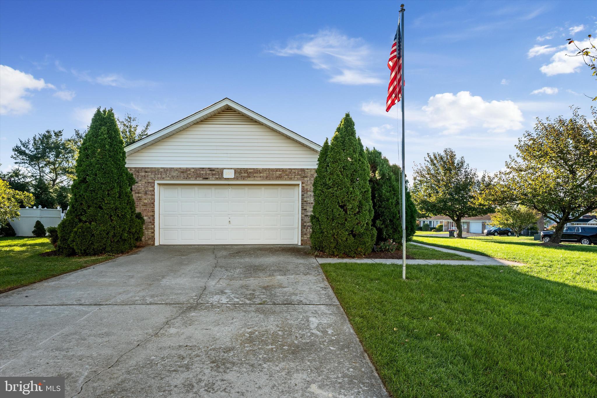 WAKELAND MANOR - Residential