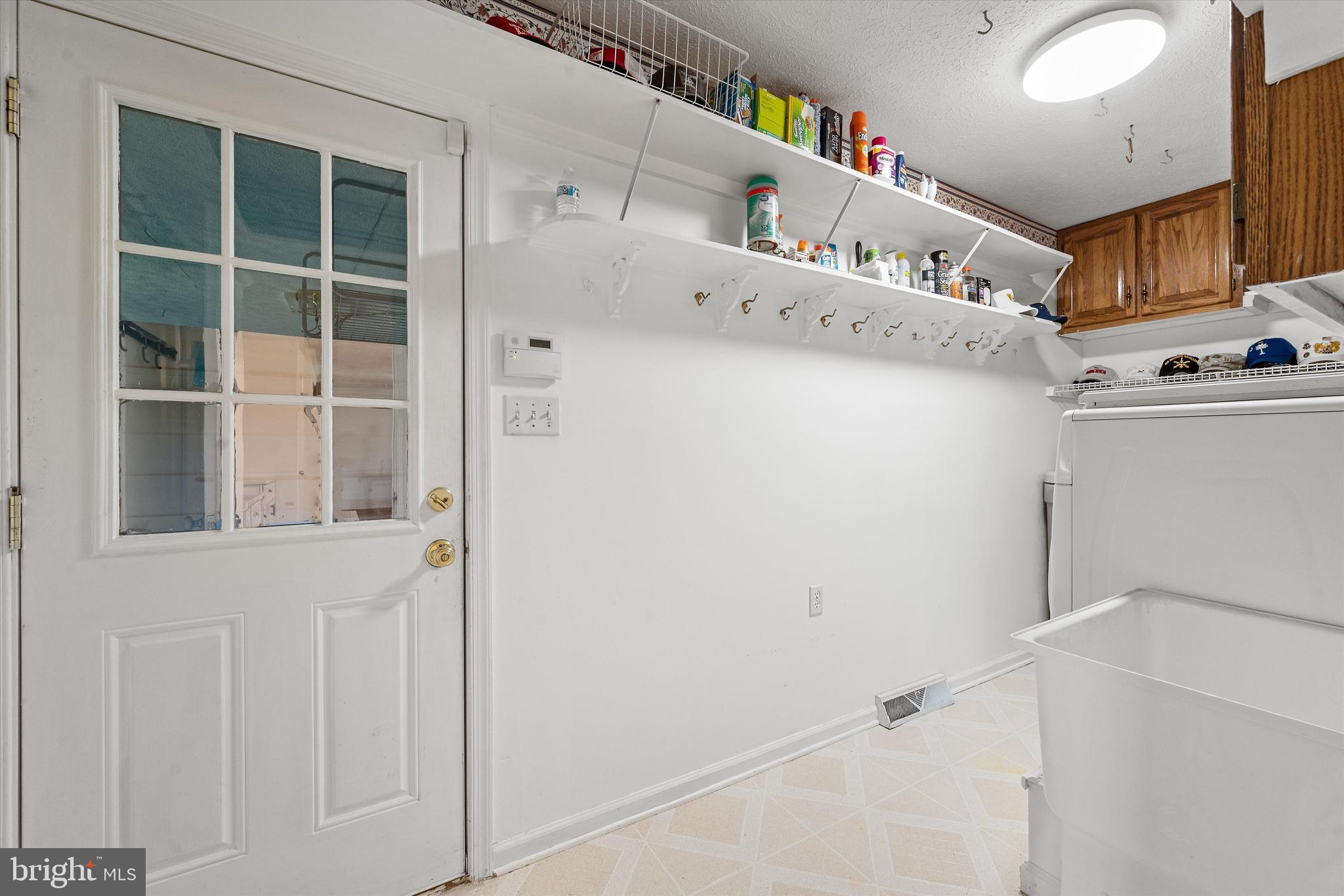 WAKELAND MANOR - Residential