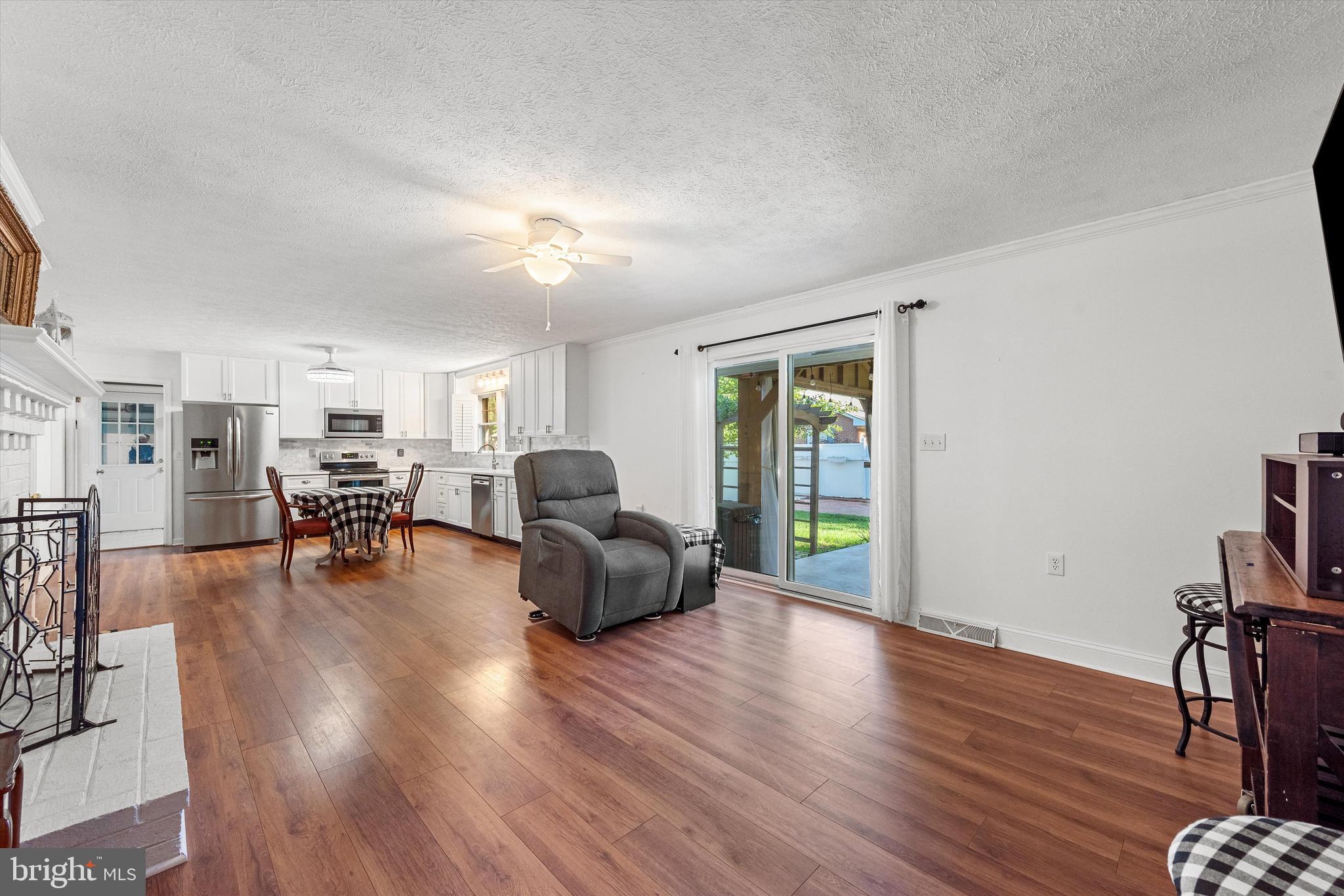 WAKELAND MANOR - Residential