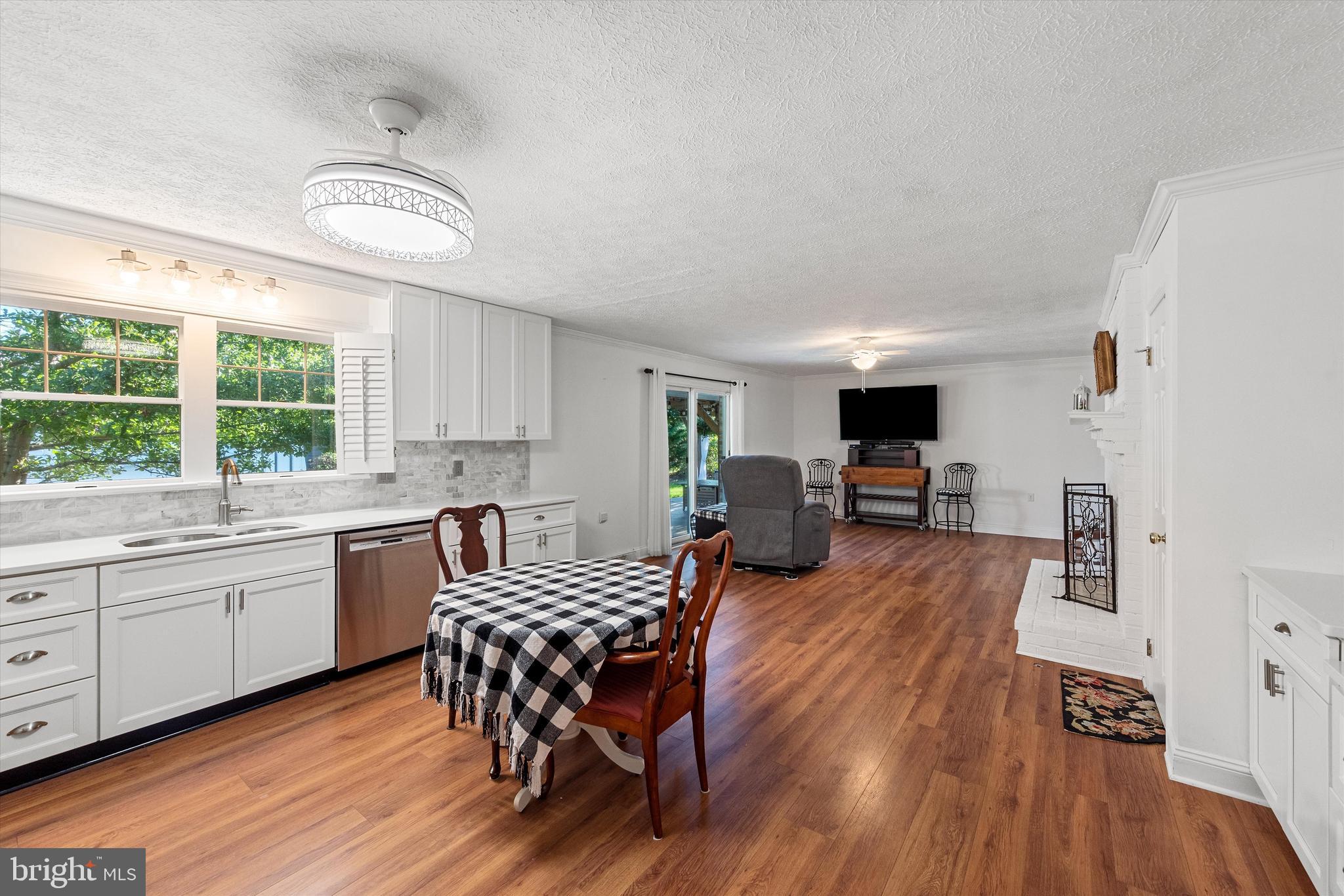 WAKELAND MANOR - Residential