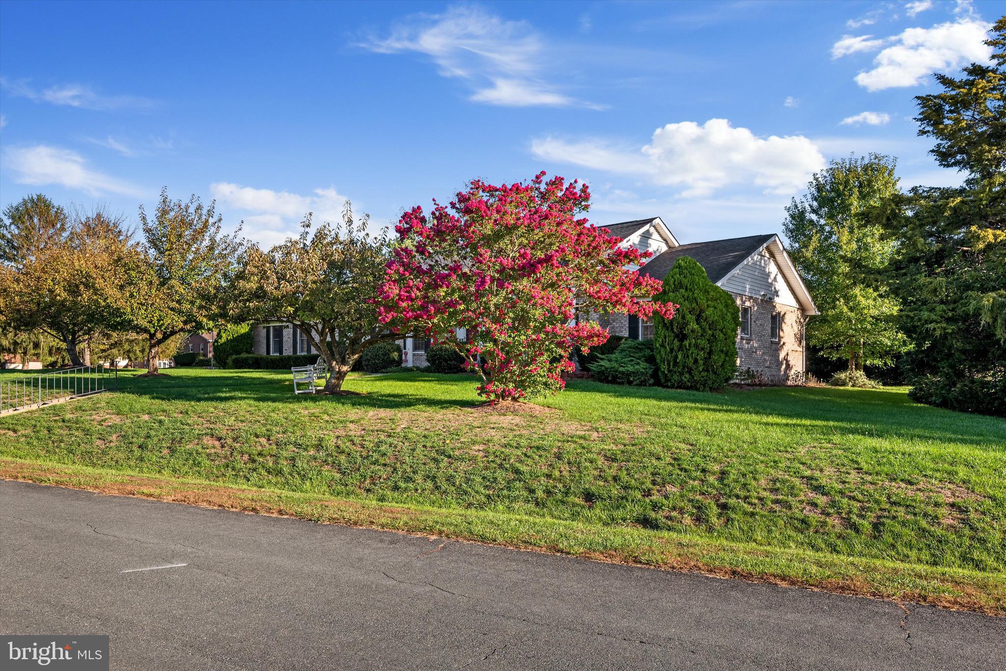 WAKELAND MANOR - Residential