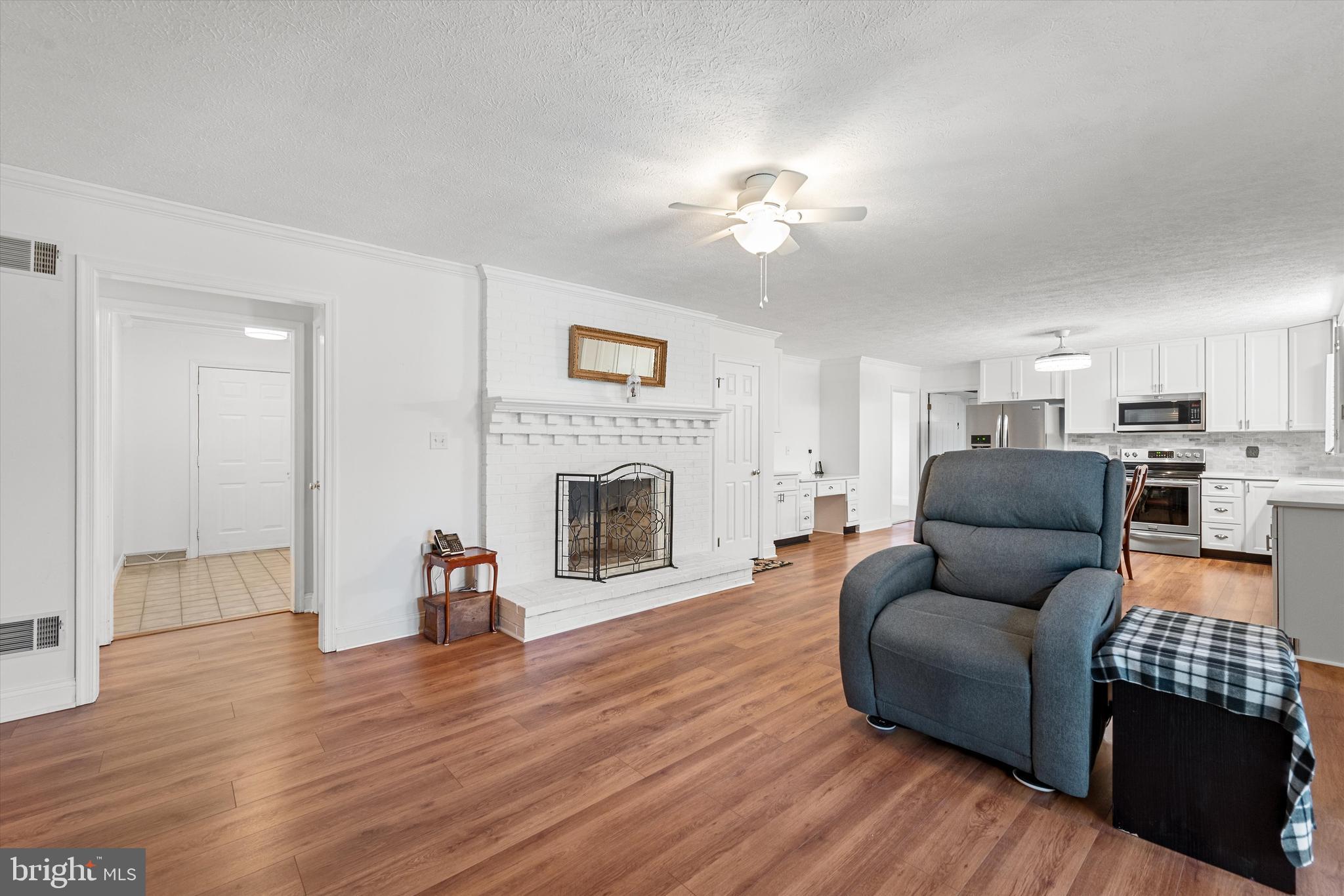 WAKELAND MANOR - Residential