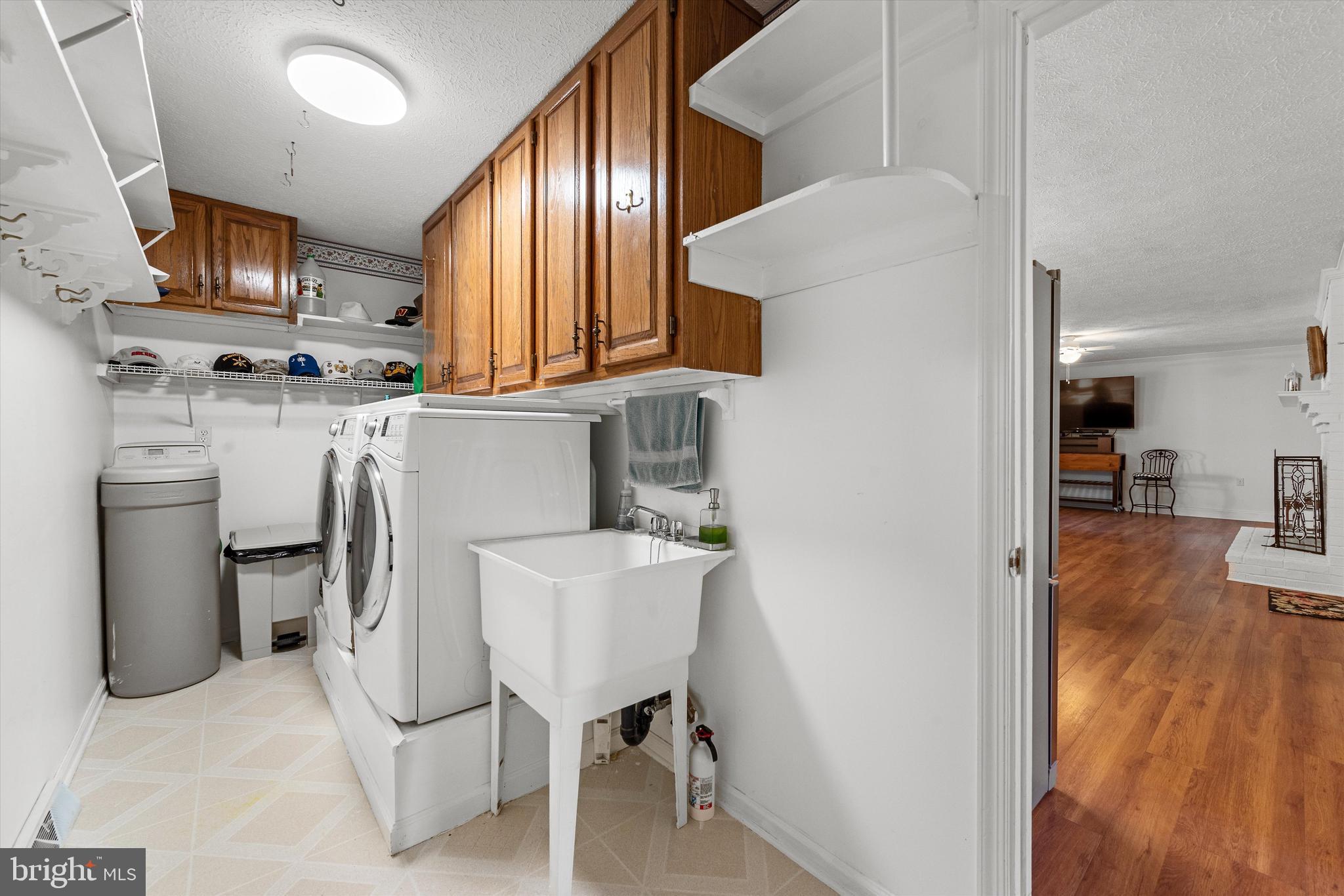 WAKELAND MANOR - Residential