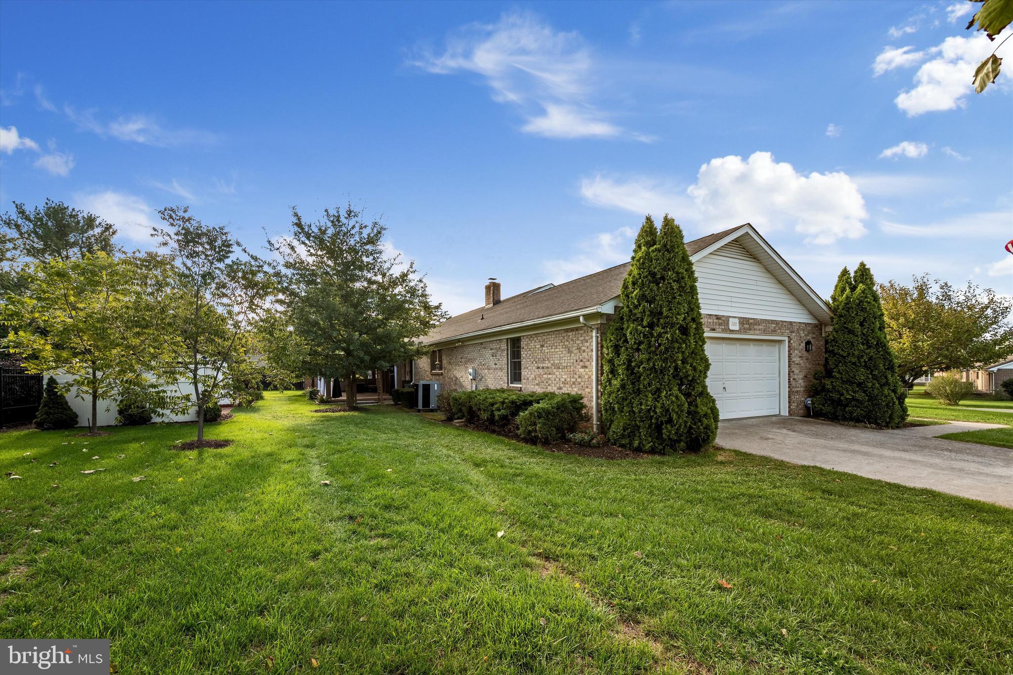 WAKELAND MANOR - Residential