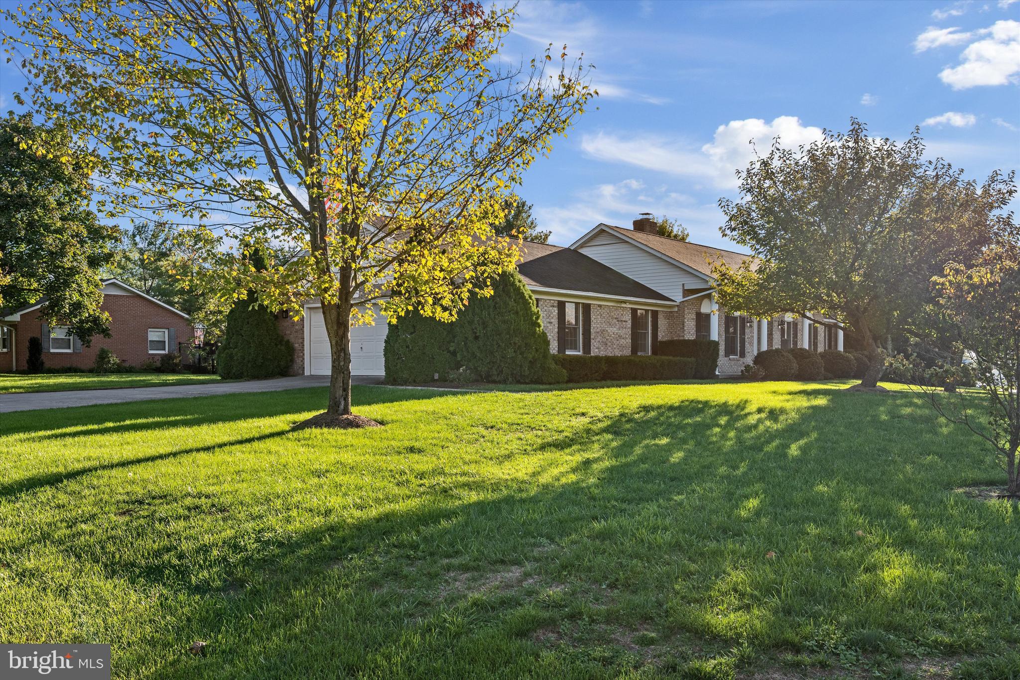 WAKELAND MANOR - Residential