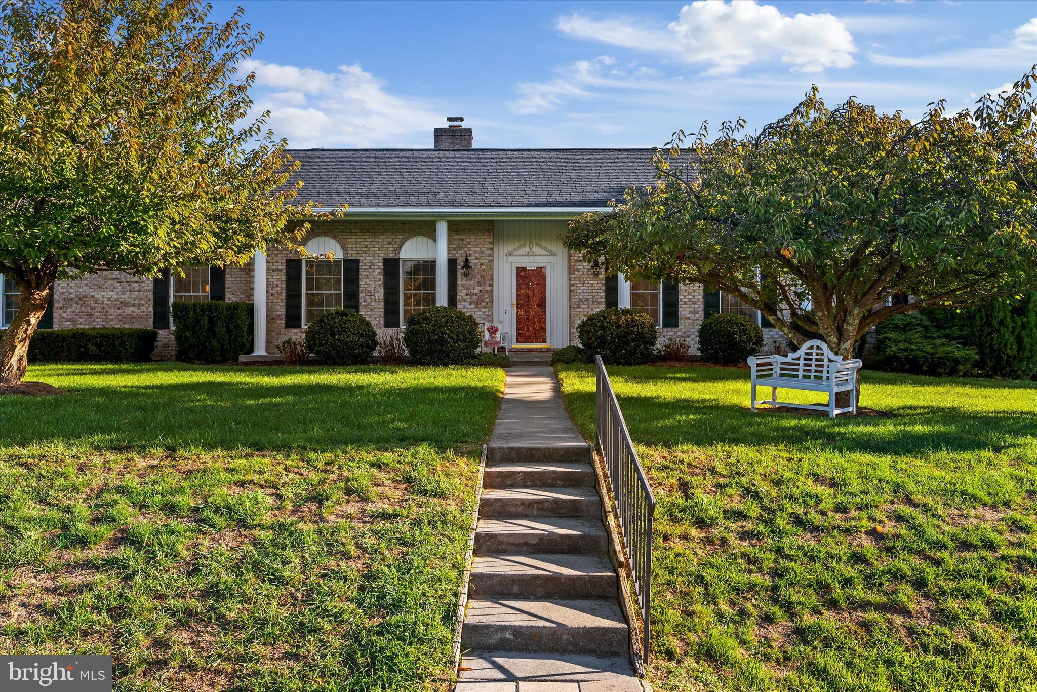 WAKELAND MANOR - Residential