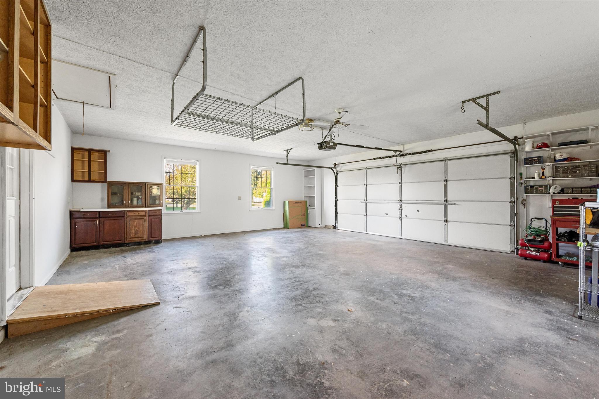 WAKELAND MANOR - Residential