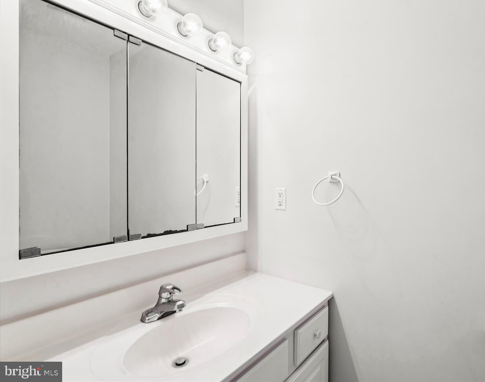 BEVERLEY BEACH - Residential Lease