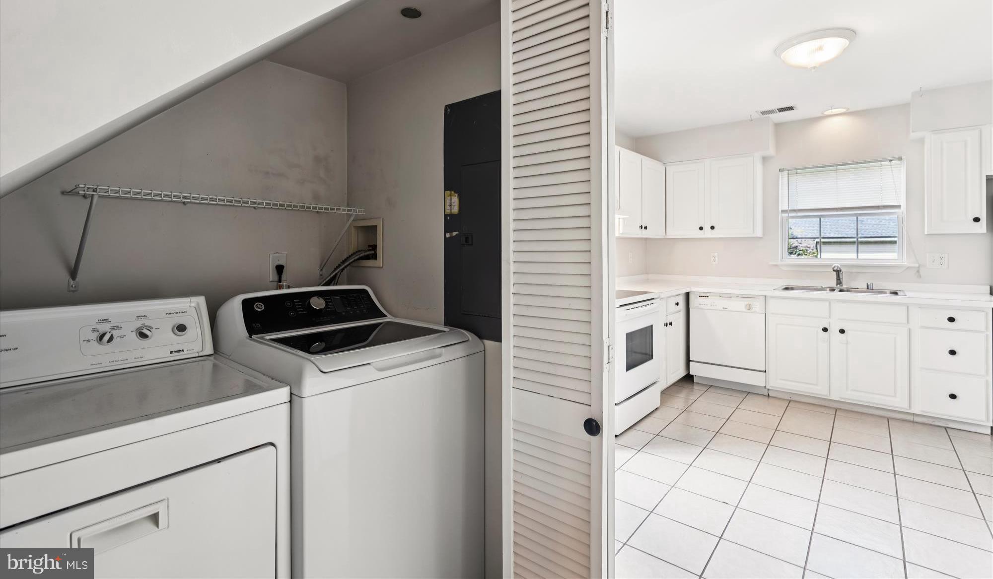 BEVERLEY BEACH - Residential Lease