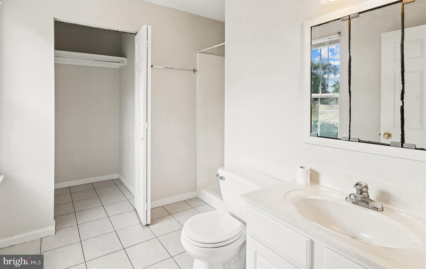 BEVERLEY BEACH - Residential Lease