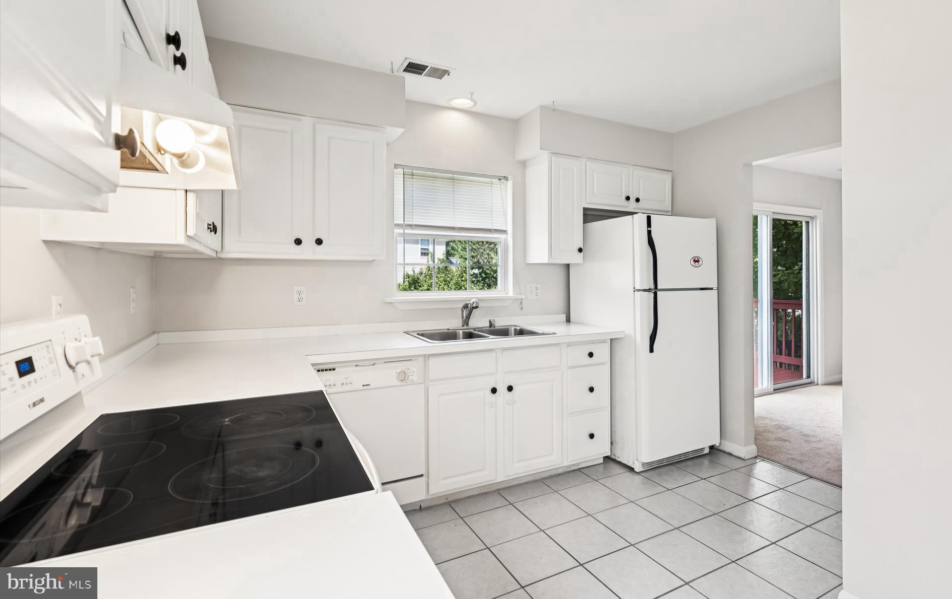 BEVERLEY BEACH - Residential Lease