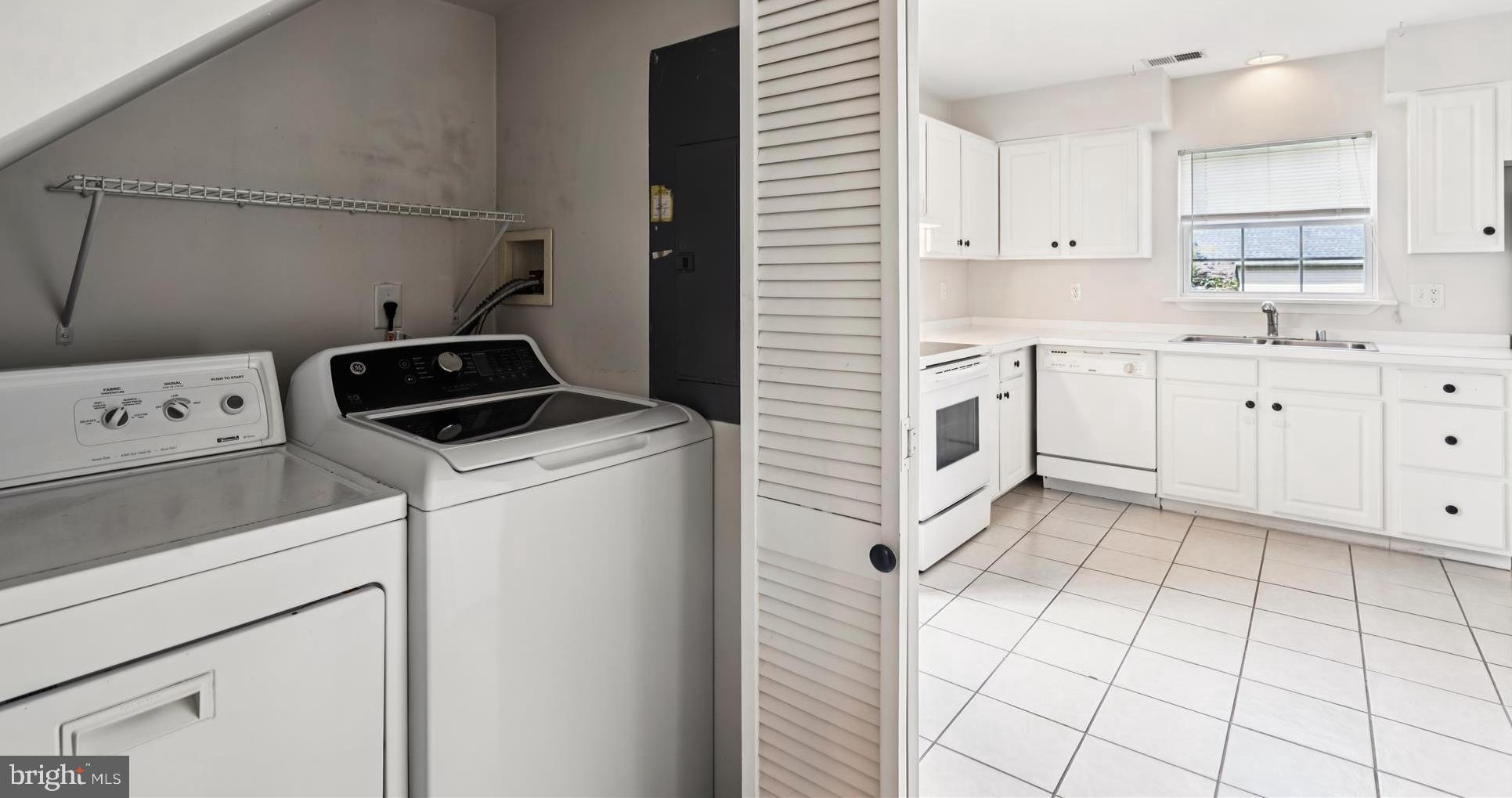 BEVERLEY BEACH - Residential Lease