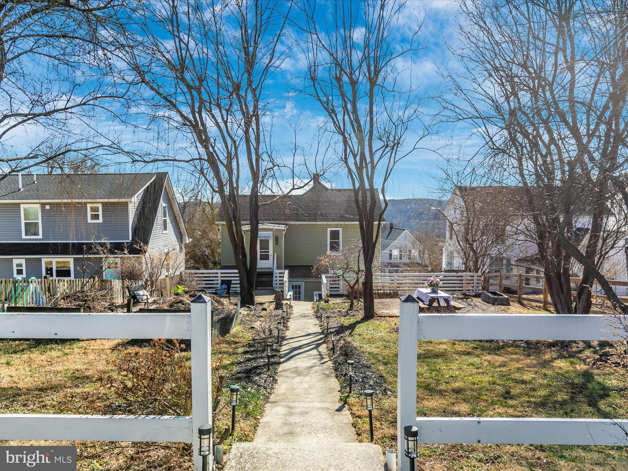 BRUNSWICK - Residential