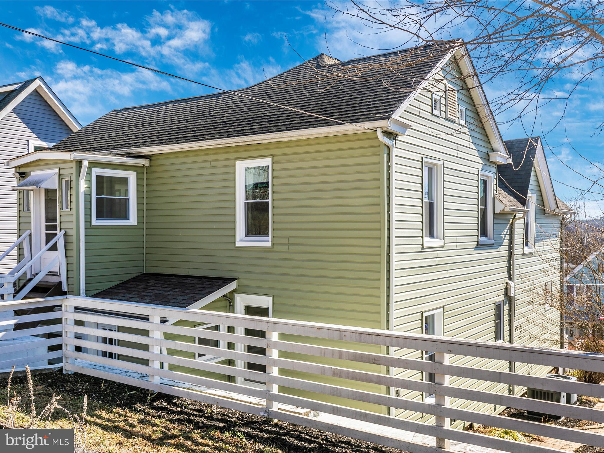 BRUNSWICK - Residential