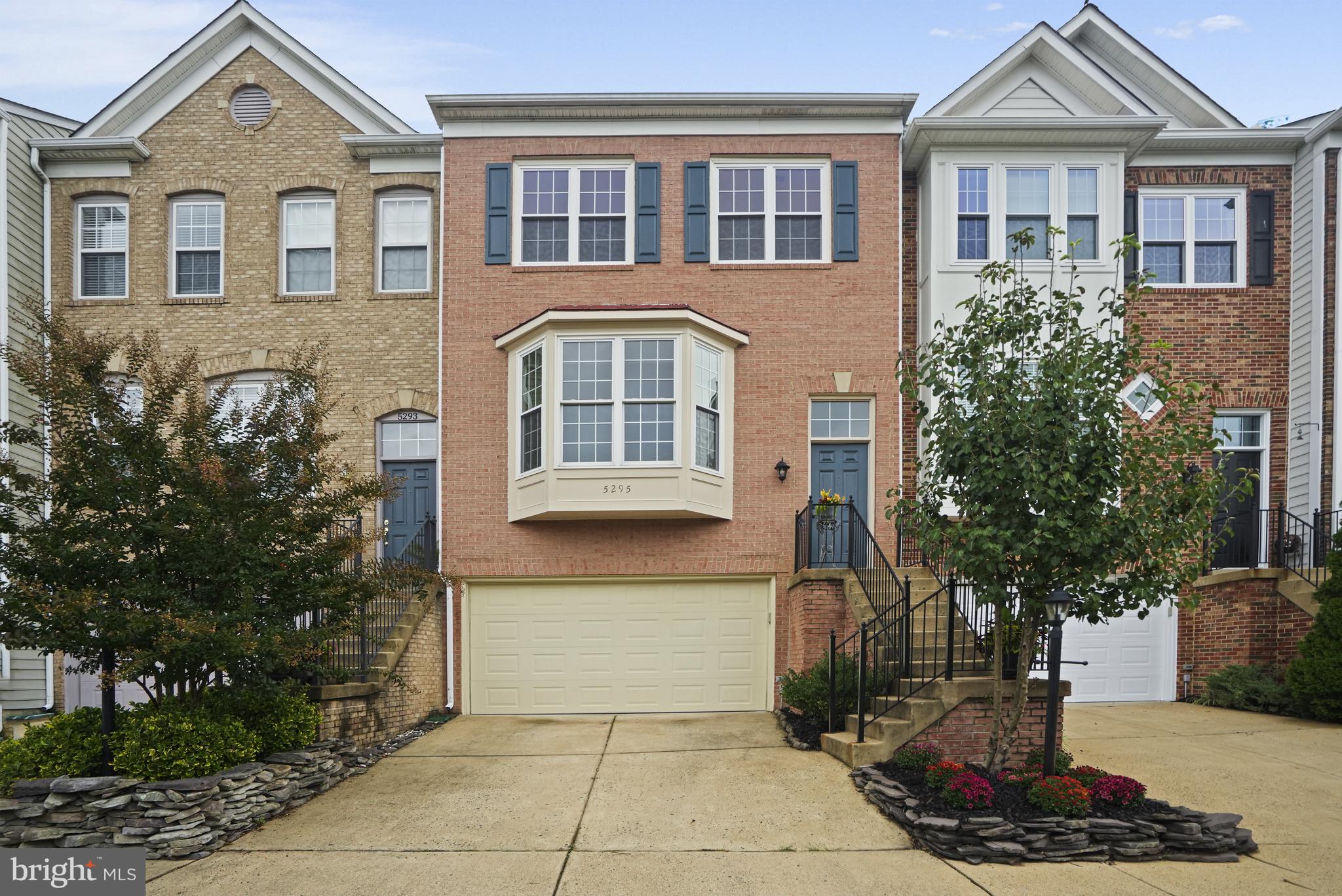 5295 COZY GLEN LANE