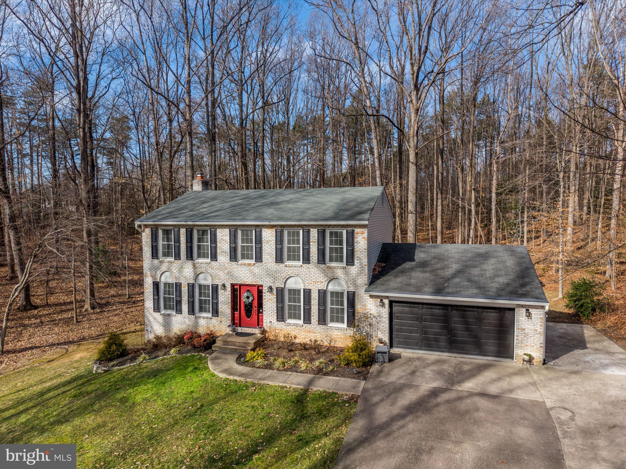 HAMPTONS GROVE - Residential