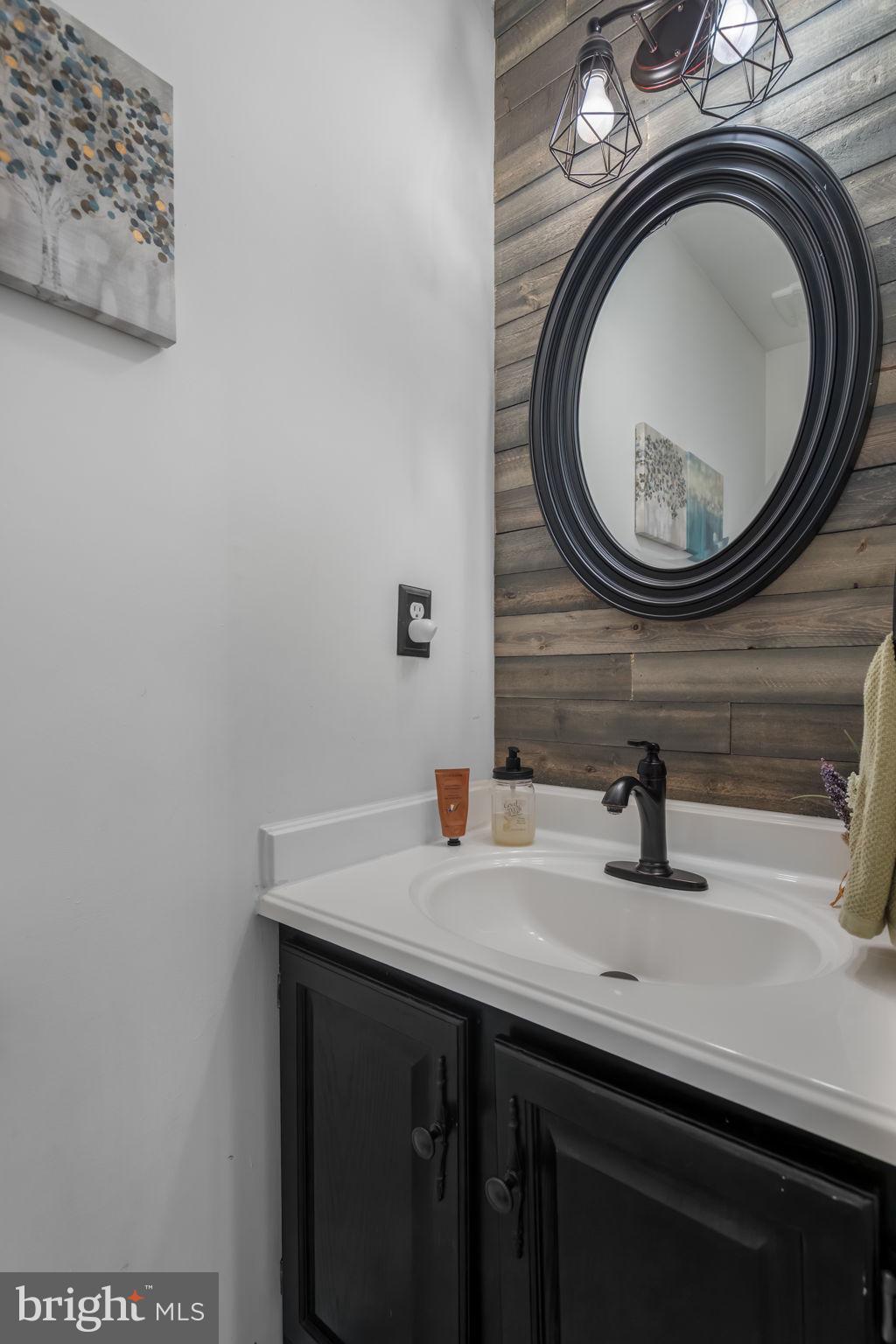 HAMPTONS GROVE - Residential