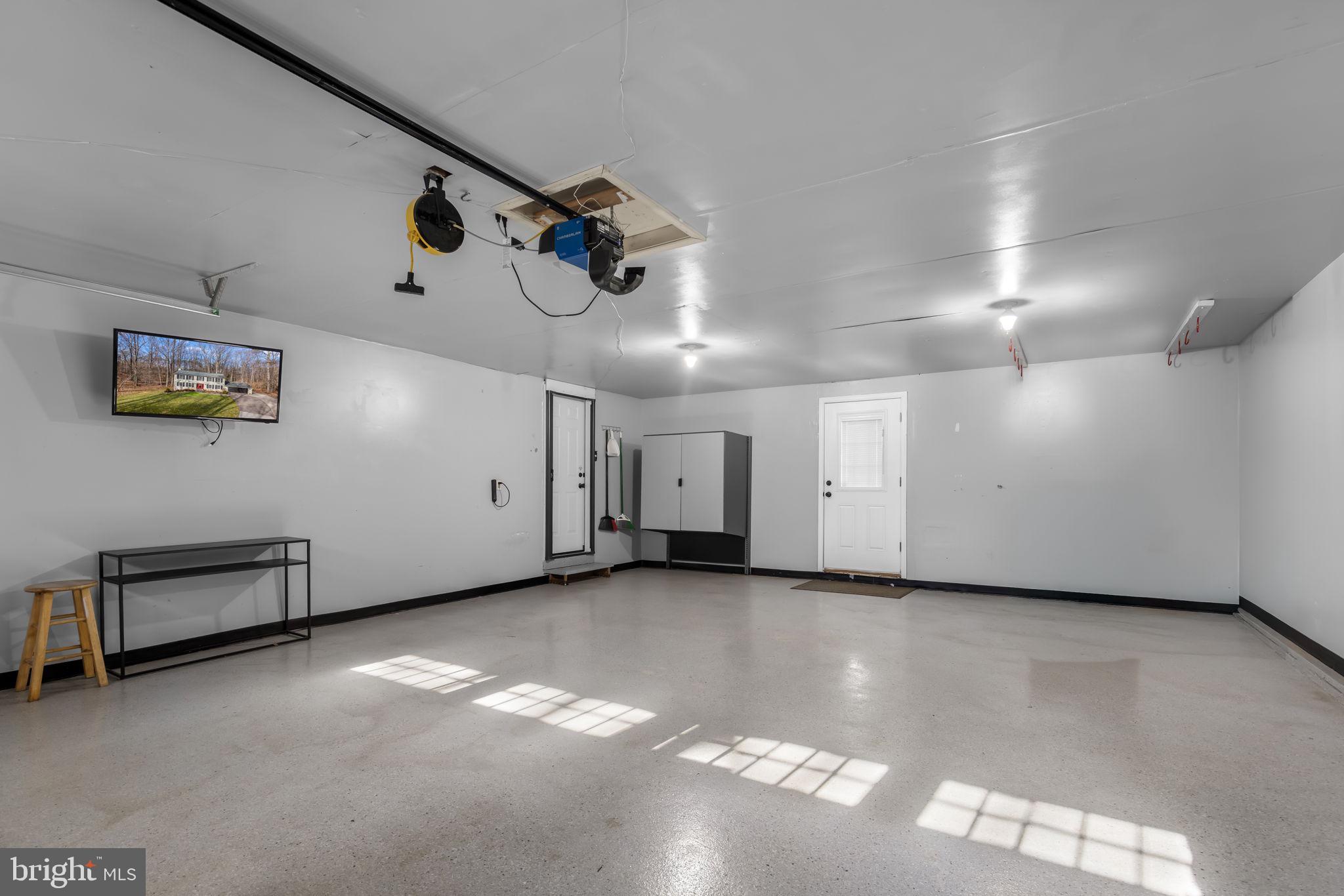 HAMPTONS GROVE - Residential