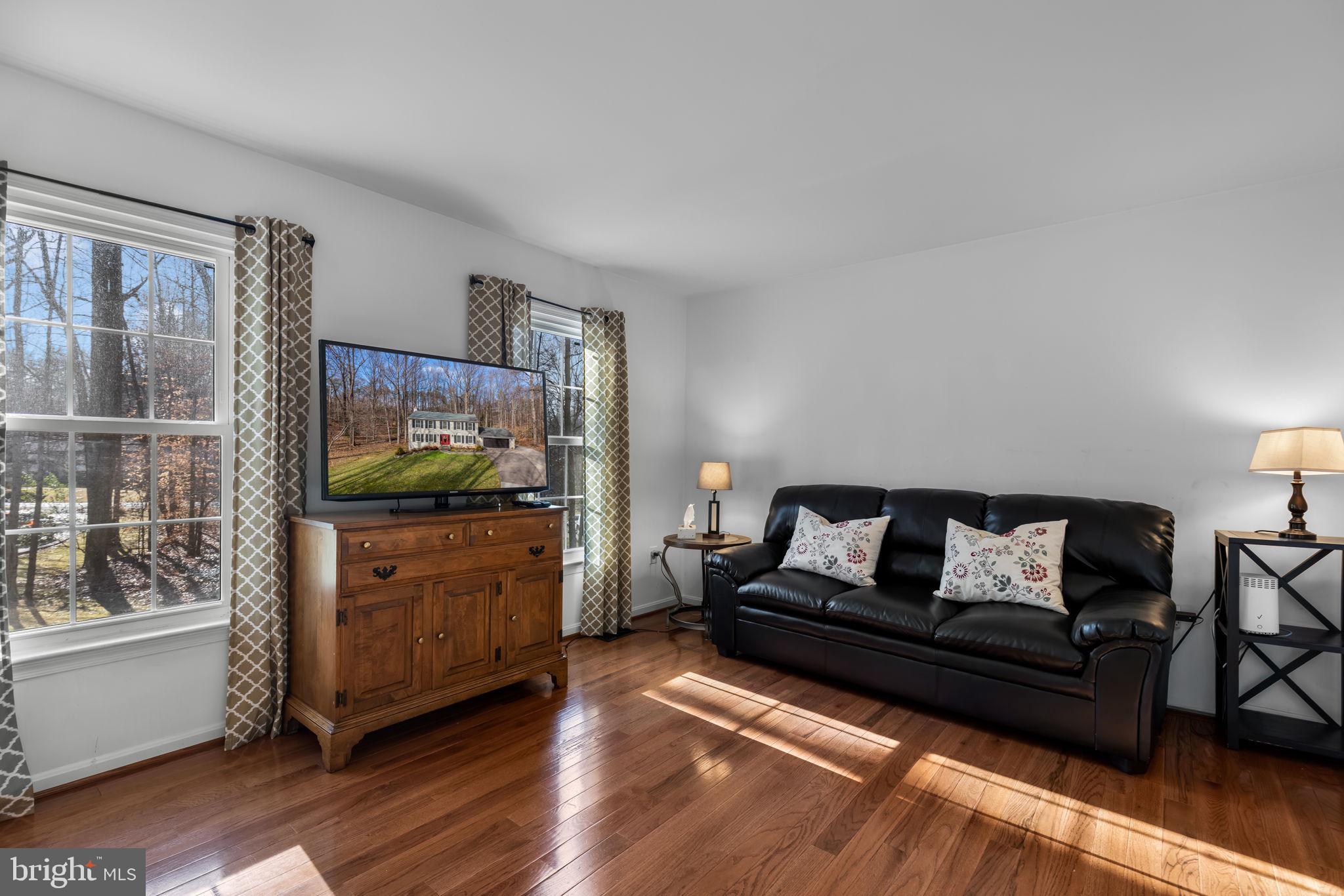 HAMPTONS GROVE - Residential