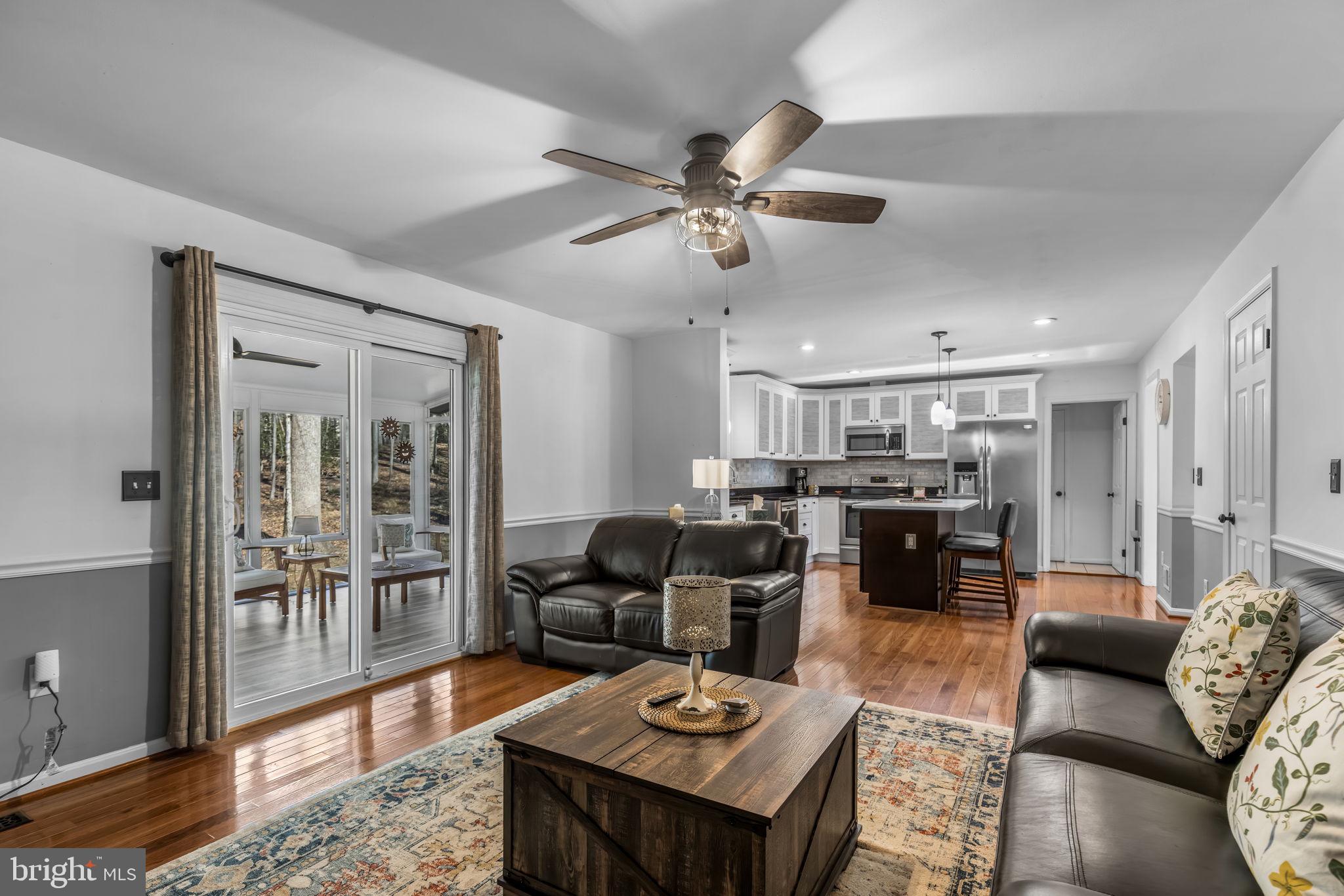 HAMPTONS GROVE - Residential